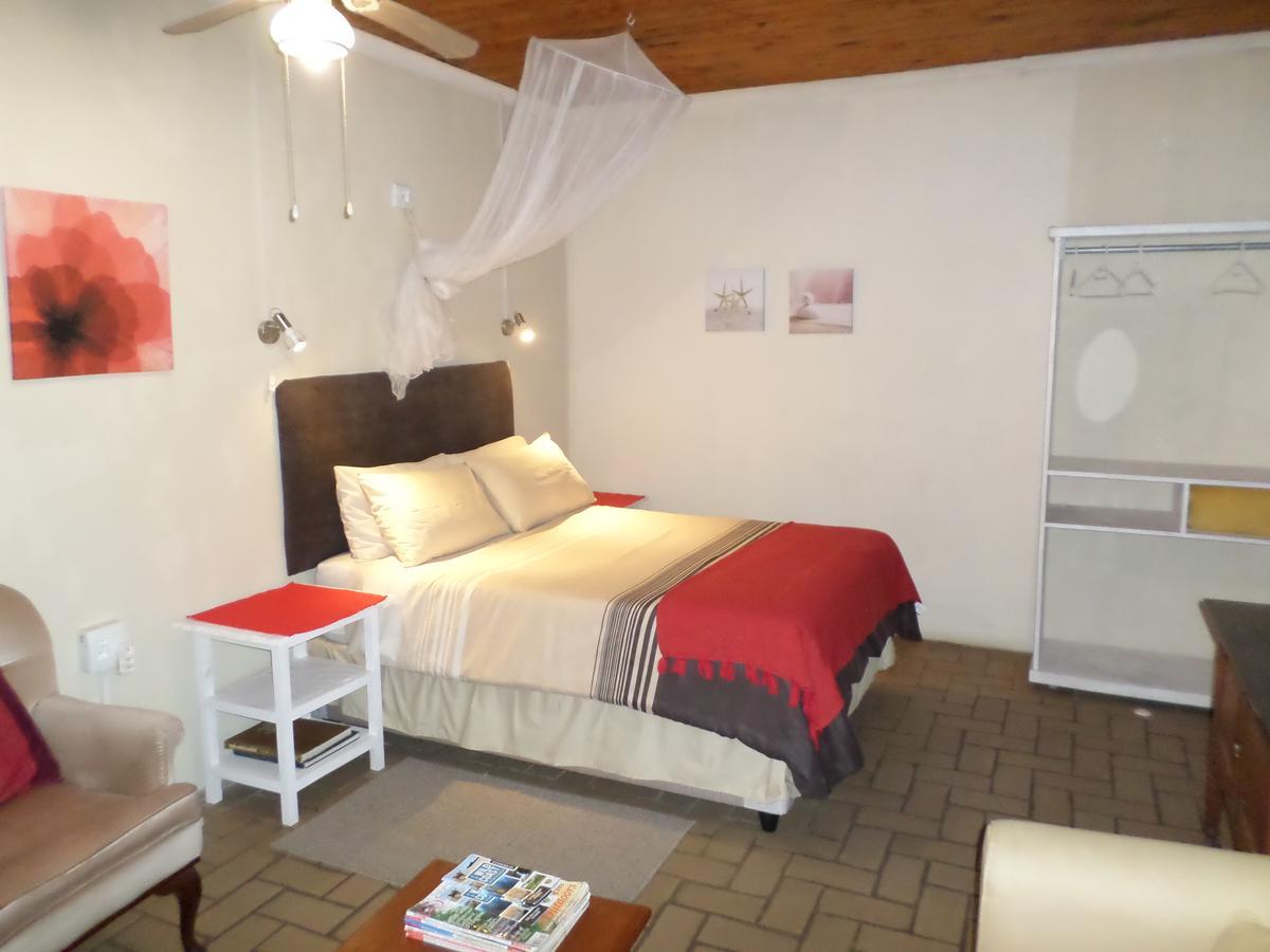 Geckos B&B And Self-Catering Coffee Bay Eksteriør billede